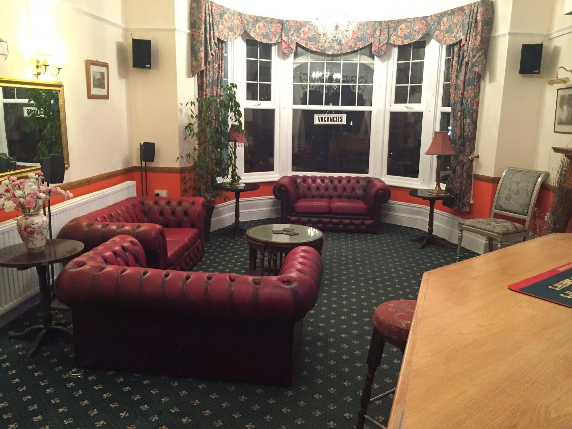 Welbeck Hotel - Close To Beach, Train Station & Southend Airport Екстериор снимка