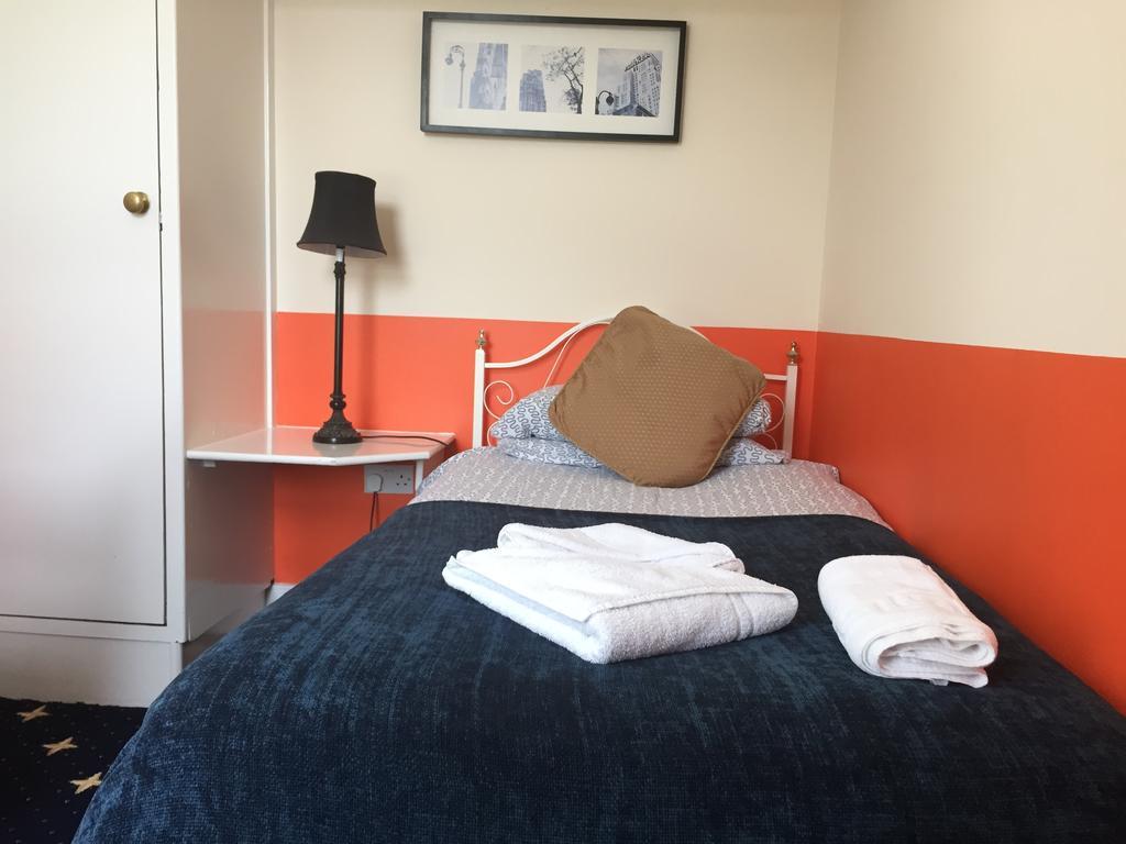 Welbeck Hotel - Close To Beach, Train Station & Southend Airport Стая снимка
